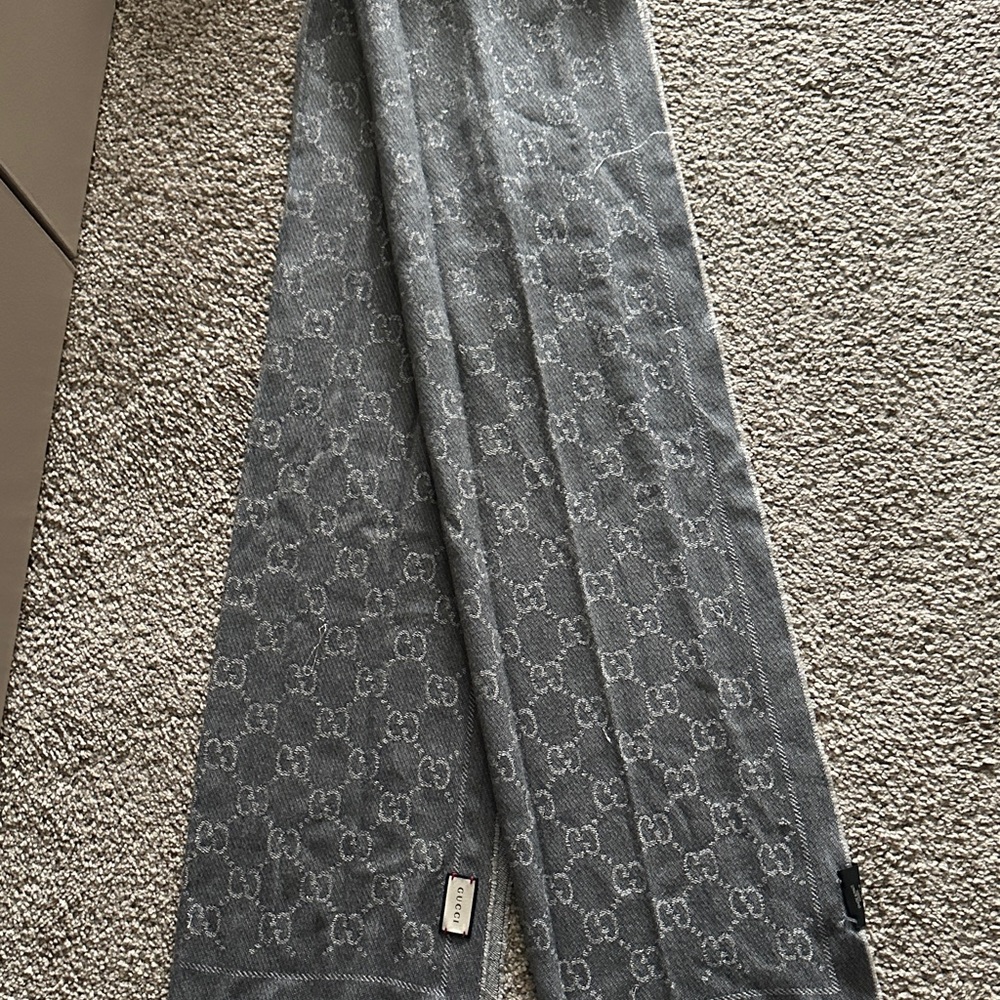 Gucci Charcoal Monogrammed Scarf - Picture 5 of 8